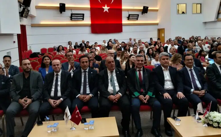 Konya’da avukatlar çeyrek asrı tamamladı! Plaketlerini aldılar