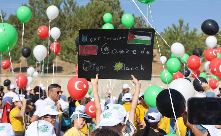 Konya’dan Gazze’deki çocuklara anlamlı mesaj! Uçurtmalar gökyüzüne bırakıldı