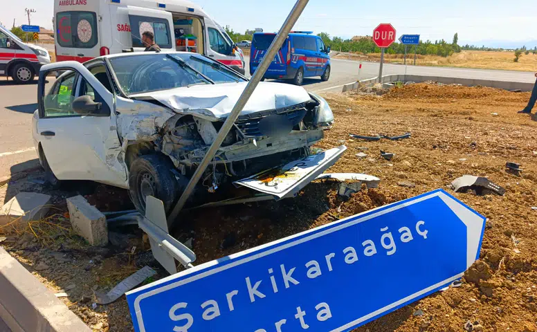 Konya’da iki araç birbirine girdi! 7 yaralı