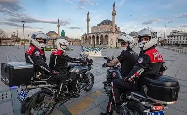 Konya Emniyeti yapay değil gerçek diyerek paylaştı! 80’lerde Konya polisi nasıldı?