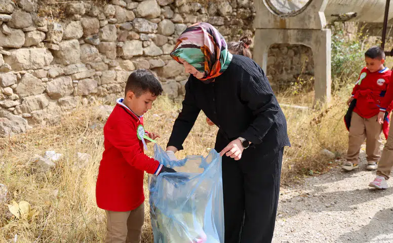 Konya’da Sille için kollar sıvandı! Çocuklar ve gönüllüler temizlik için buluştu