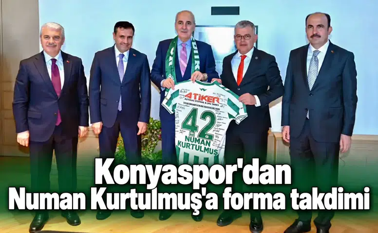 Konyaspor'da Başkan Atiker'den Kurtulmuş'a forma takdimi