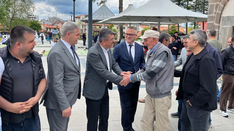 AK Parti Konya Milletvekili bayramda o ilçeyi karış karış gezdi