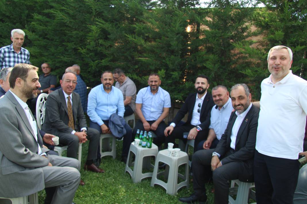 İş insanları sohbet etti 1