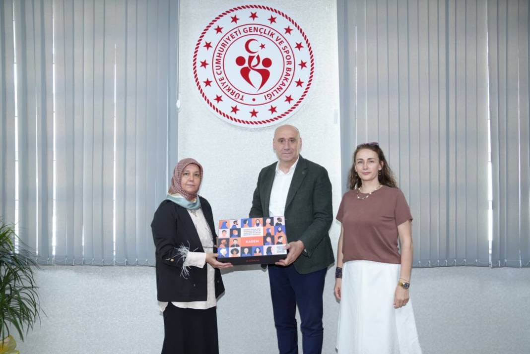 KADEM’den Öztürk’e hayırlı olsun 1