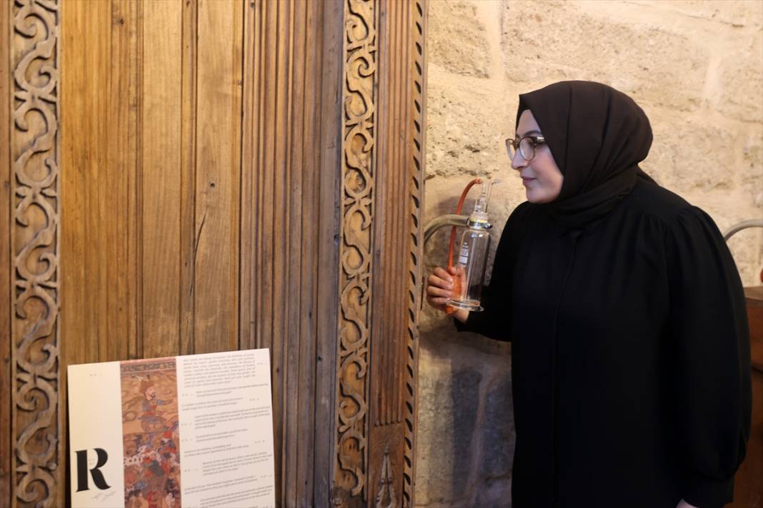 Mevlana'nın Mesnevi'sinde geçen 12 koku sergileniyor 4