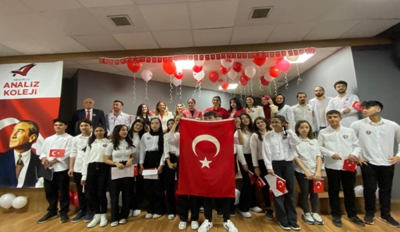 analiz-kolejinde-cumhuriyet-coskusu.jpg