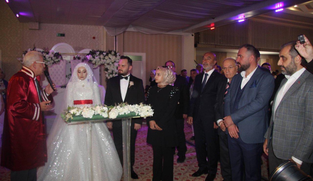 ayse-didem-ile-muhammet-alinin-mutlu-gunu-2.jpg