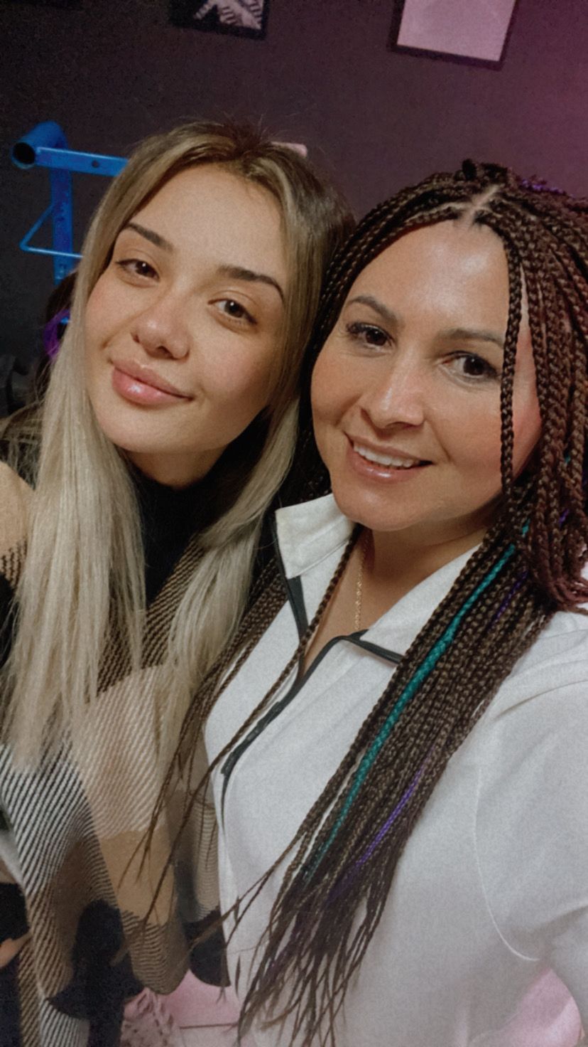 fatma-hanim-ilay-studioda.jpg
