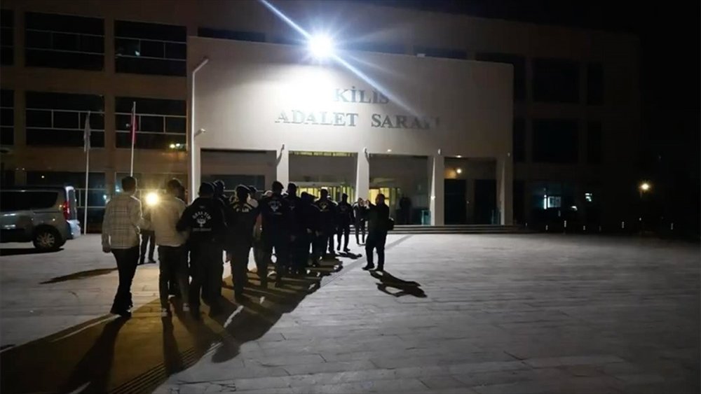 Bakan Yerlikaya duyurdu! 100'ü aşkın kişi yakalandı