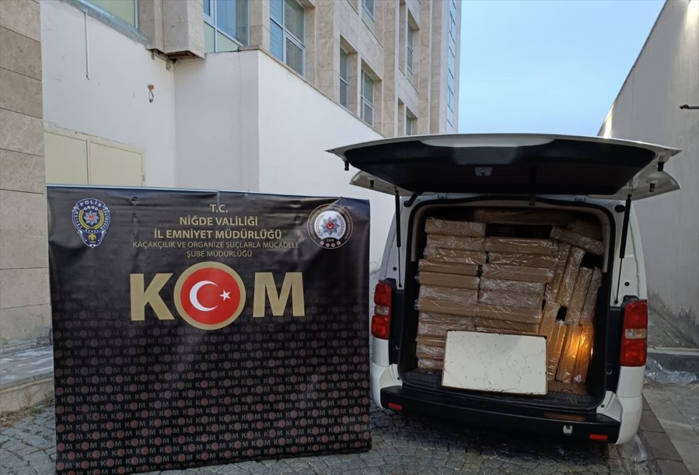 Uyuşturucu tacirlerine büyük darbe... Yüzbinlerce makaron ele geçirildi!
