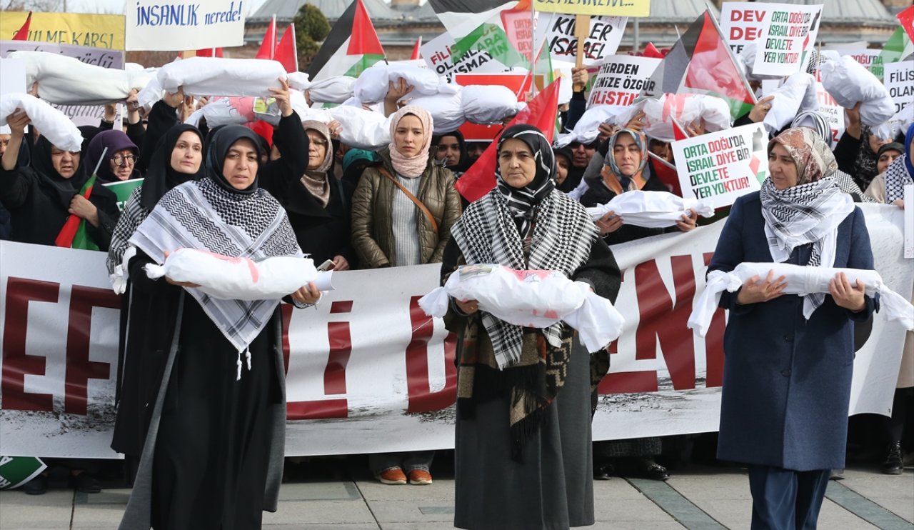 aa-20231222-33249047-33249043-konyada-israilin-gazze-saldirilari-kefenli-direnis-etkinligiyle-protesto-edildi.jpg
