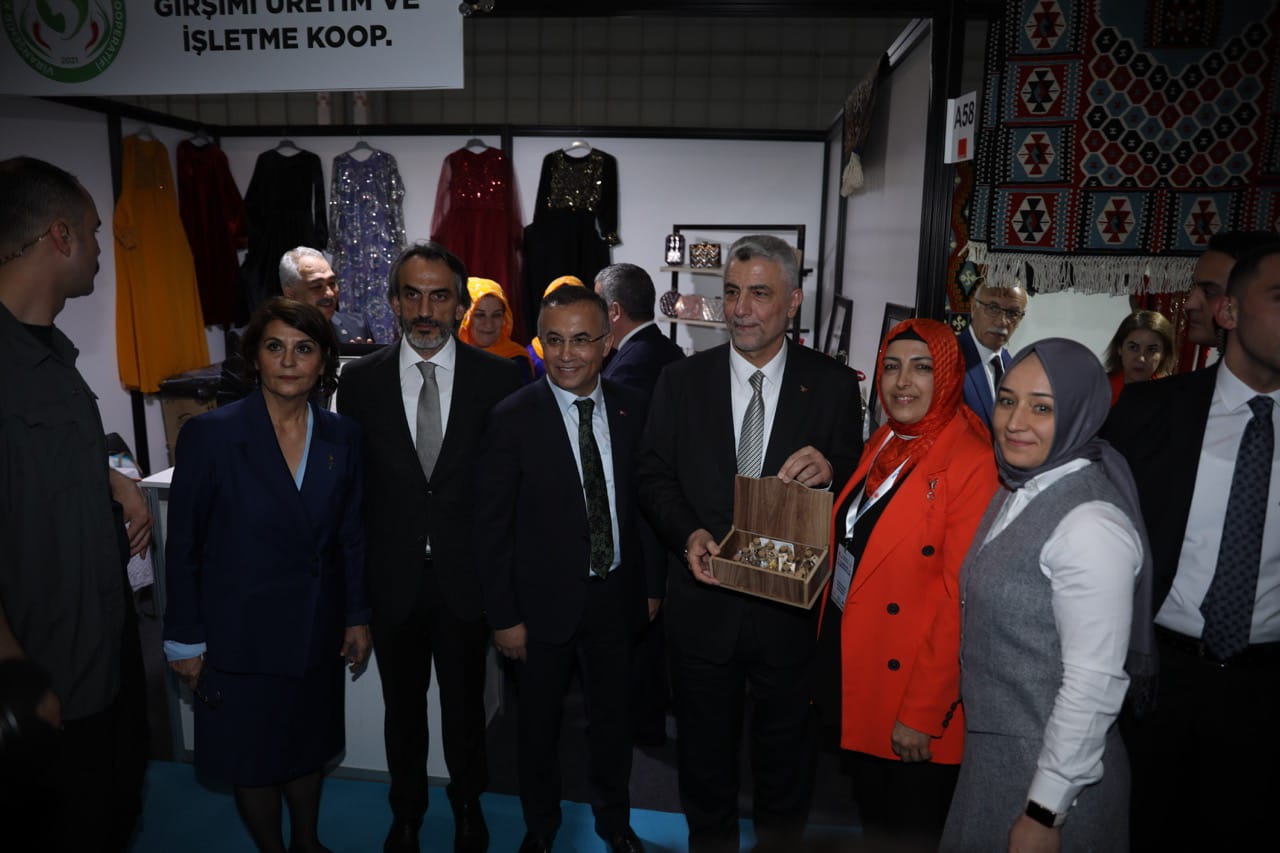 bakanlara-ata-tohum-hediye-2.jpg