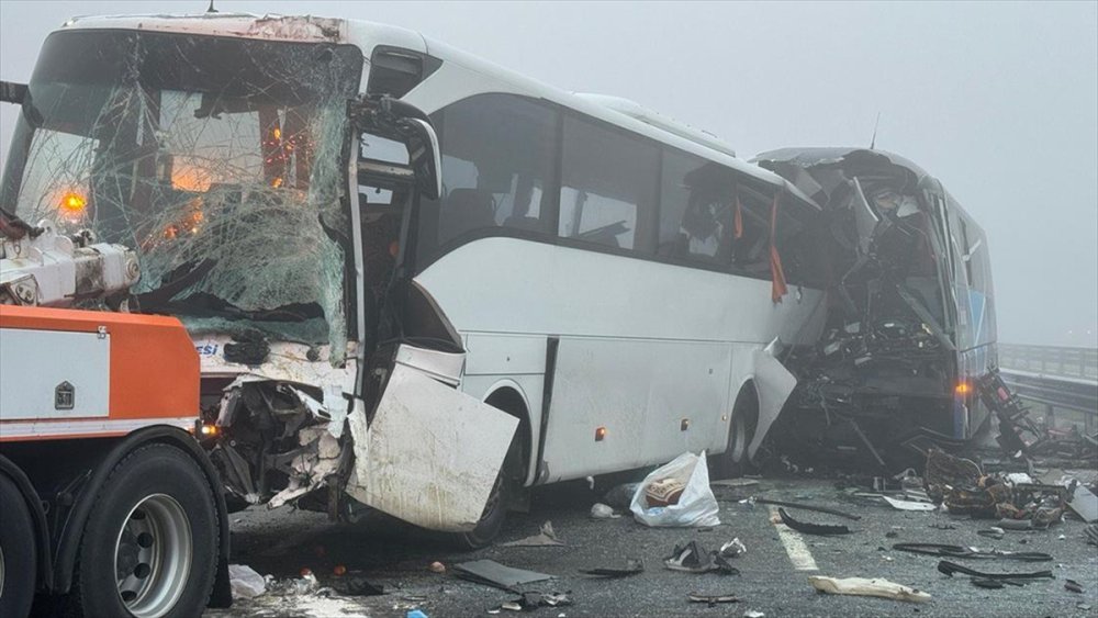 Otoyolu'nda feci kaza! Çok sayıda ölü ve yaralı var...