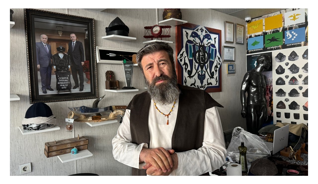 aa-20231230-33311737-33311734-konyada-bork-ustasi-selcuklu-temali-hediyelik-esya-uretiyor.jpg