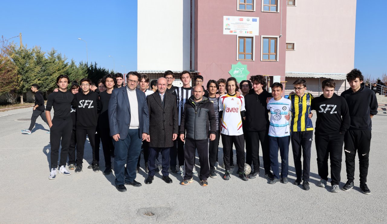 fen-lisesi-kapali-spor-salonu-8.jpg