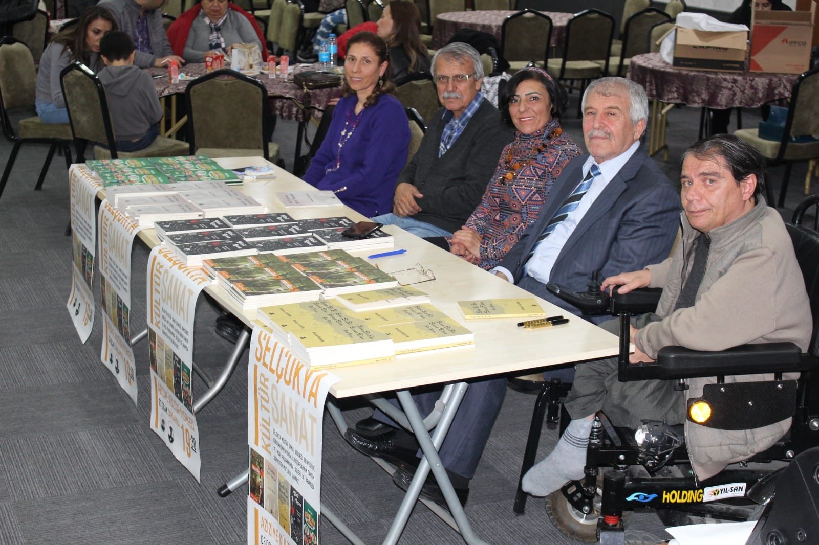 yazarlar-2.jpg