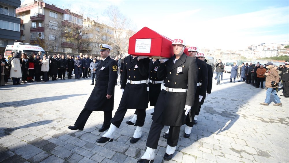 Şehit Astsubay'ın cenazesi bakın neyin içine koyuldu...