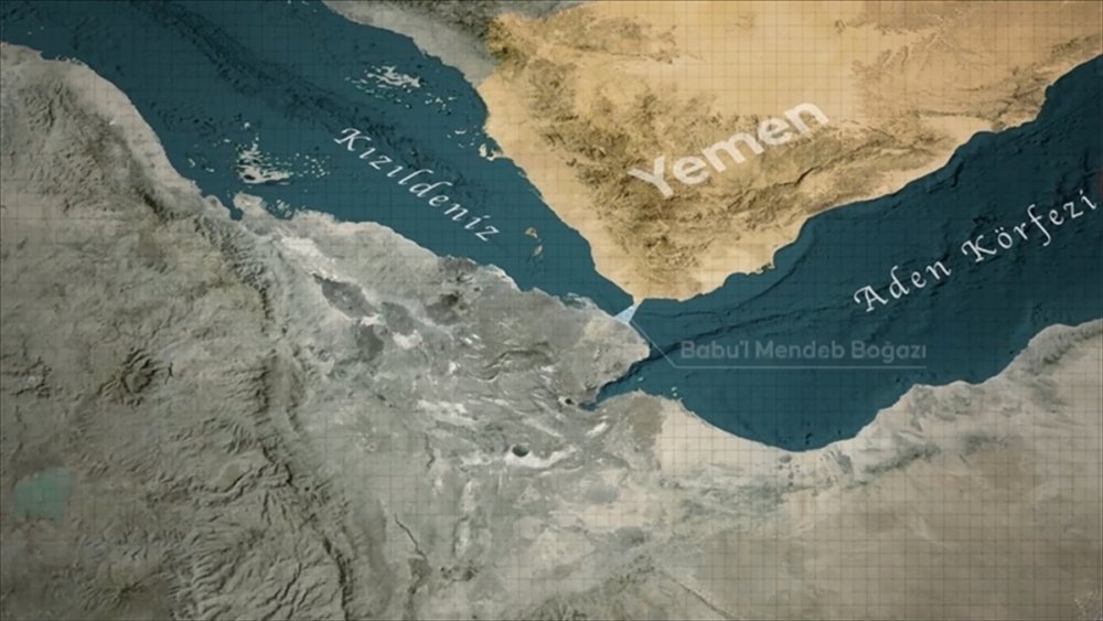 ABD'ye ait gemi vuruldu! Tam isabet...