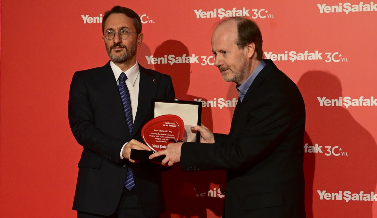letisim-baskani-altun-yalanin-siradanlastigi-artik-hakikatin-onemsizlestirilmek-istendigi-bu-donemde-hakikat-icin-verilen-mucadele-en-serefli-mucadeledir-5.jpg