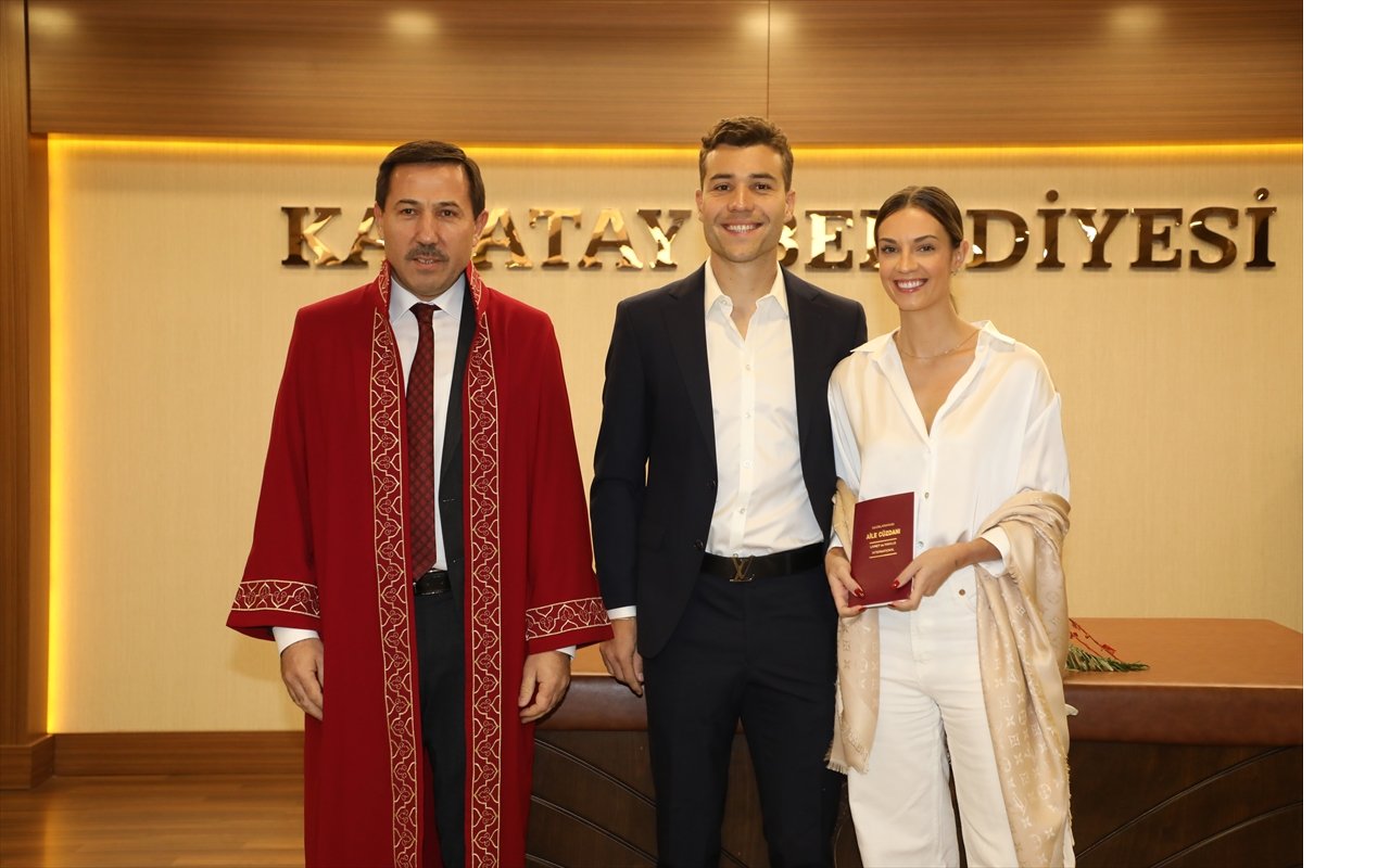 aa-20240129-33560971-33560970-konyasporun-brezilyali-futbolcusu-dunya-evine-girdi.jpg
