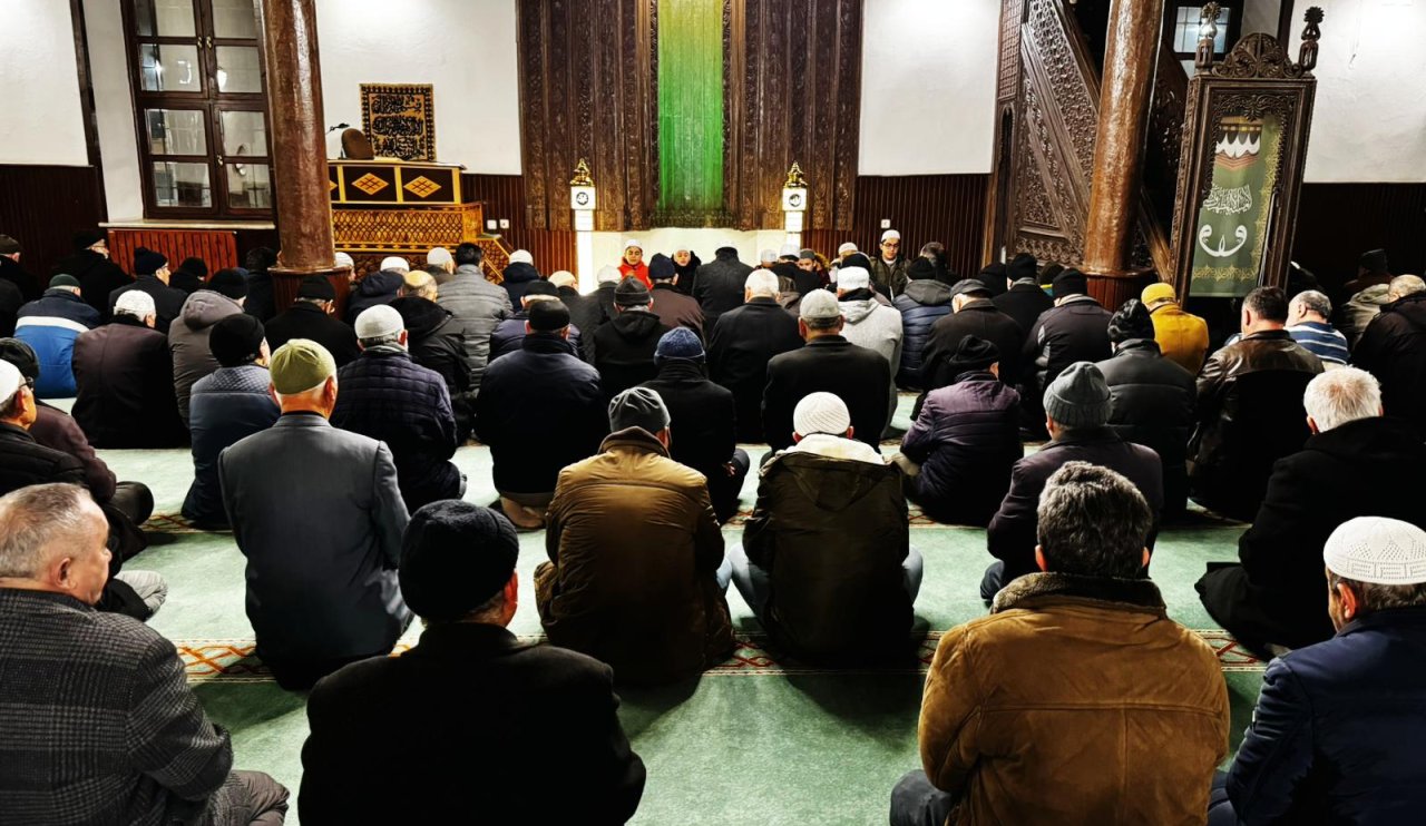 aa-20240206-33626402-33626398-depremlerde-hayatini-kaybedenler-seydisehirde-dualarla-anildi.jpg
