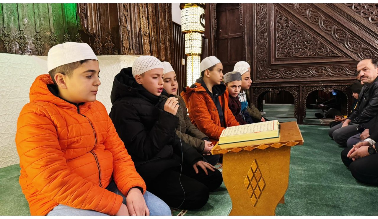 aa-20240206-33626402-33626401-depremlerde-hayatini-kaybedenler-seydisehirde-dualarla-anildi.jpg