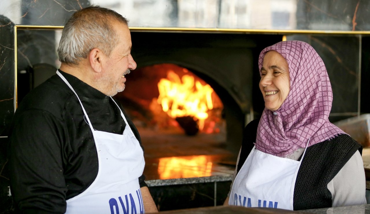 aa-20240217-33730981-33730952-etli-ekmek-ustasi-cift-hayati-da-isi-de-askla-paylasiyor.jpg