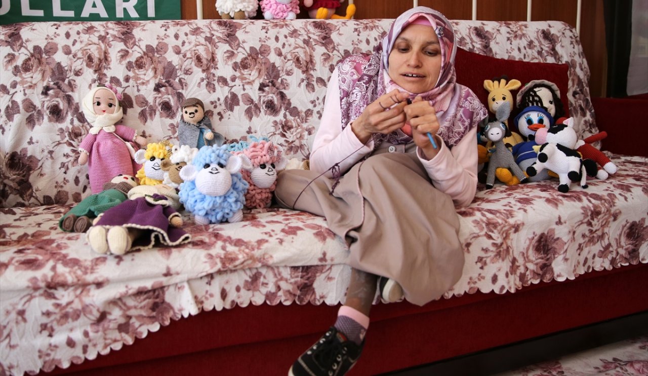 aa-20240309-33936963-33936956-sevgi-engel-tanimaz-diyerek-ciktigi-iyilik-yolunda-yardimlari-kitalari-asiyor.jpg