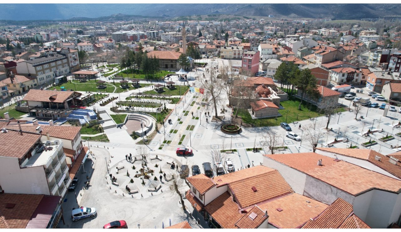 aa-20240320-34039915-34039914-seyyid-harun-veli-cevre-duzenlemesinin-ikinci-etabi-acildi.jpg
