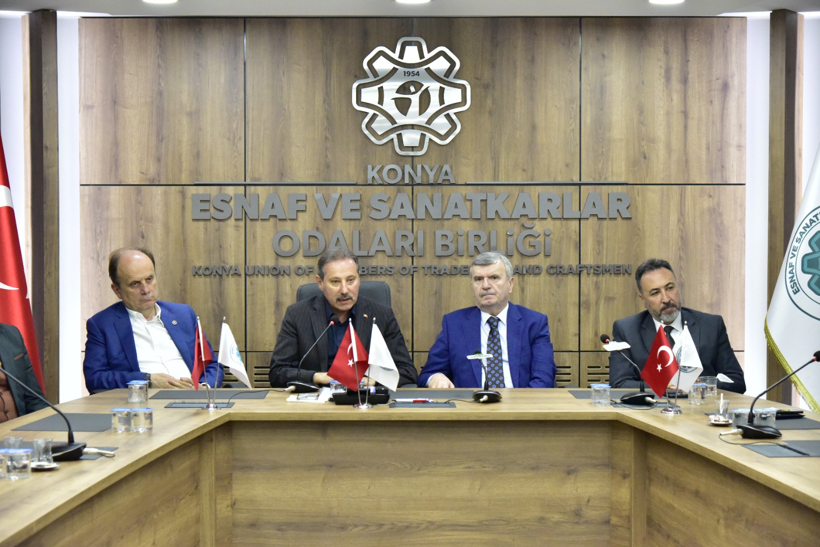 akyurek3.jpg