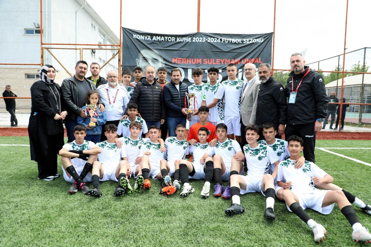 karatay-belediyespor-u15-futbol-takimi-u15-liginde-sampiyon-oldu-1-jpg-1500.jpg