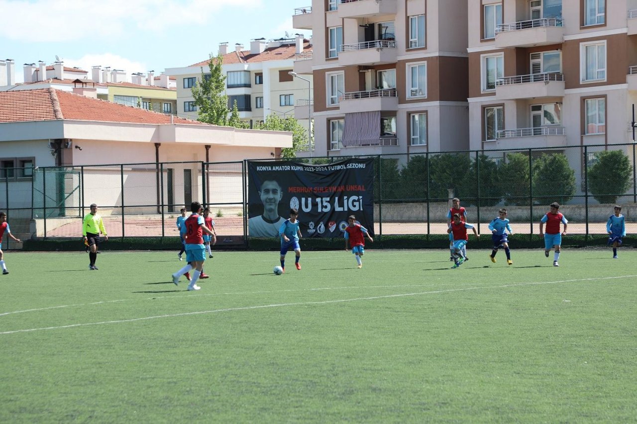 3-geleneksel-ortaokullar-arasi-dostluk-ve-kardeslik-futbol-turnuvasi-basladi-2-jpg-1500.jpg