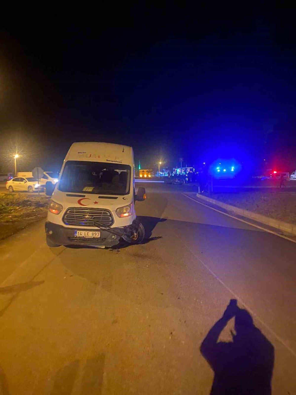 Dönel kavşakta minibüs ve otomobil çarpıştı! Can kaybı var mı?