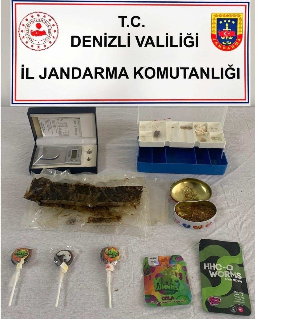 aw238310-01.jpg