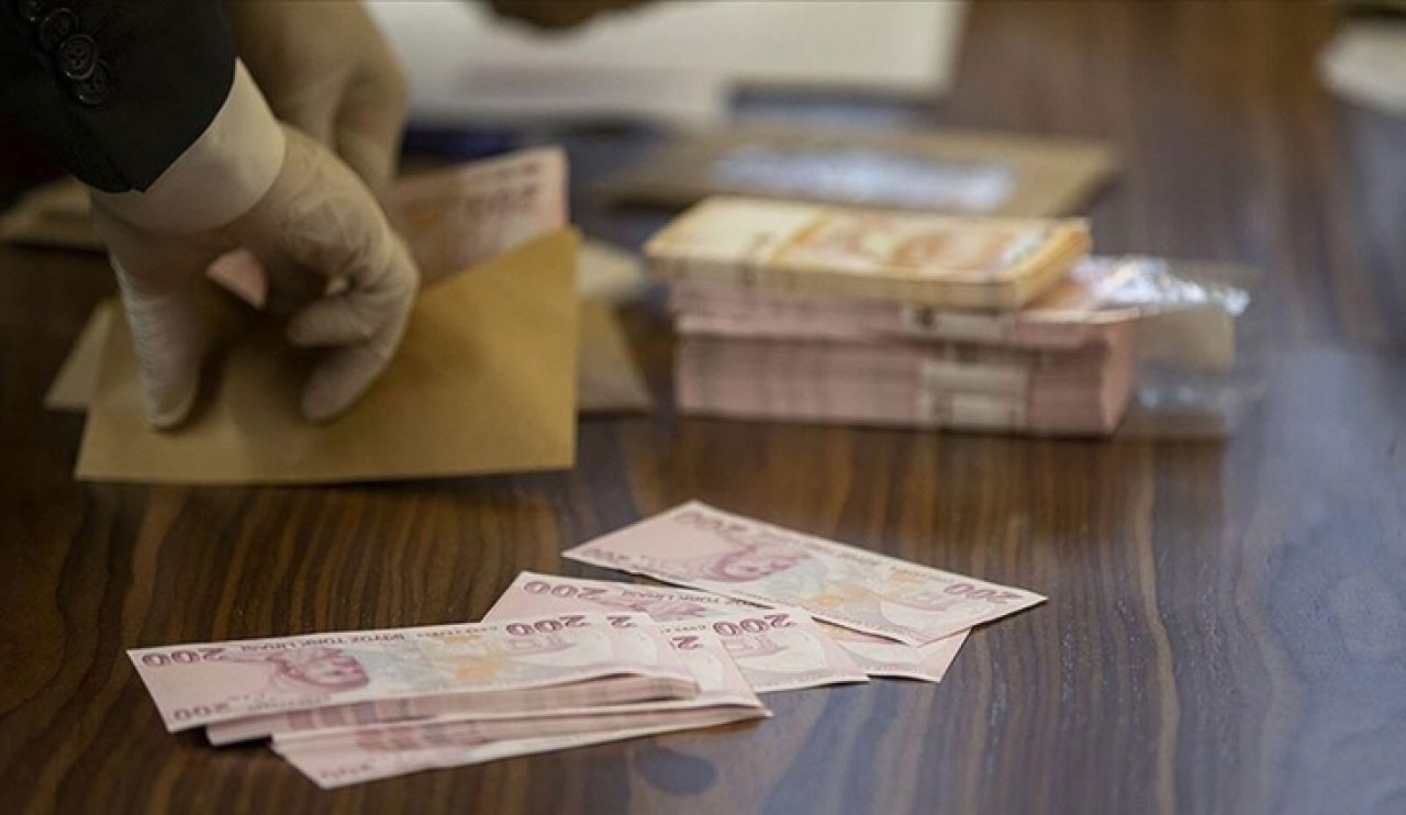 ndmymzezot-bankalarin-mevduat-faizlerinde-son-durum-500-bin-tlnin-32-gunluk-getirisi-pes-pese-aciklandi.jpg
