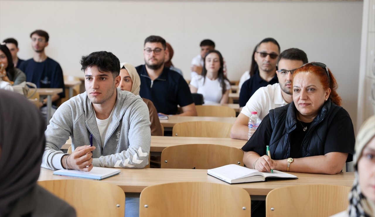 aa-20240925-35730516-35730508-iddia-uzerine-universiteyi-kazanan-hala-yegeniyle-rekabeti-ayni-sinifta-devam-ettirecek-001.jpg