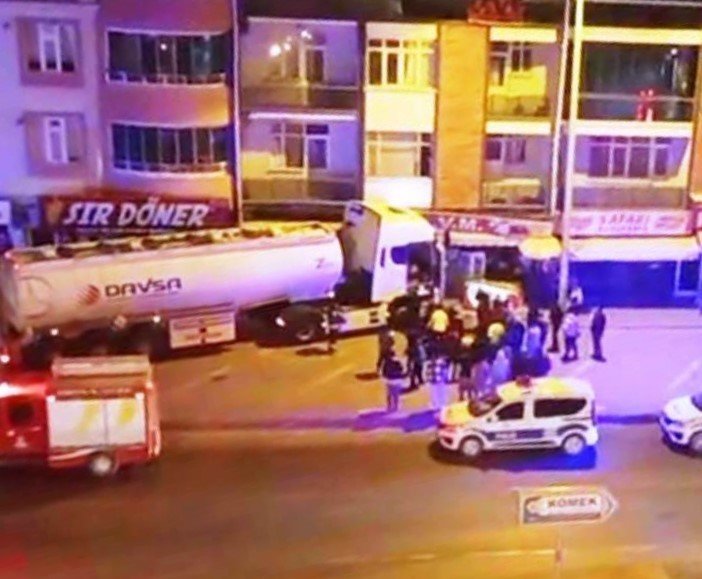 Kulu'da akaryakıt tankeri kontrolden çıktı: Facianın eşiğinden dönüldü