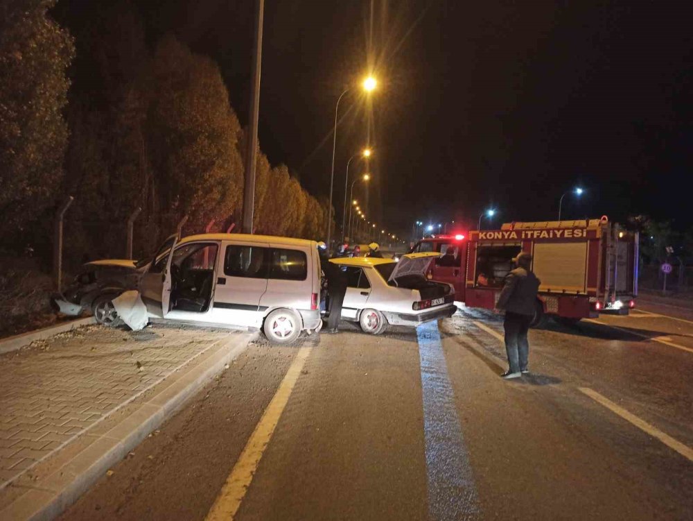 Konya’da gece feci çarpışma! 1 yaralı
