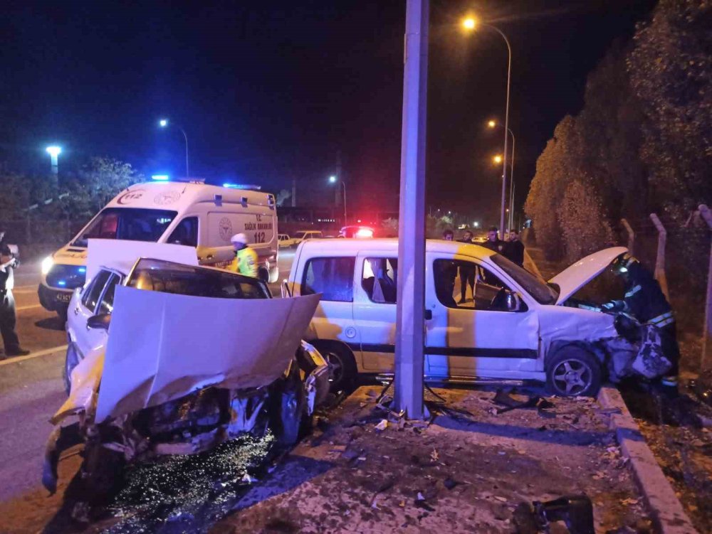 Konya’da gece feci çarpışma! 1 yaralı