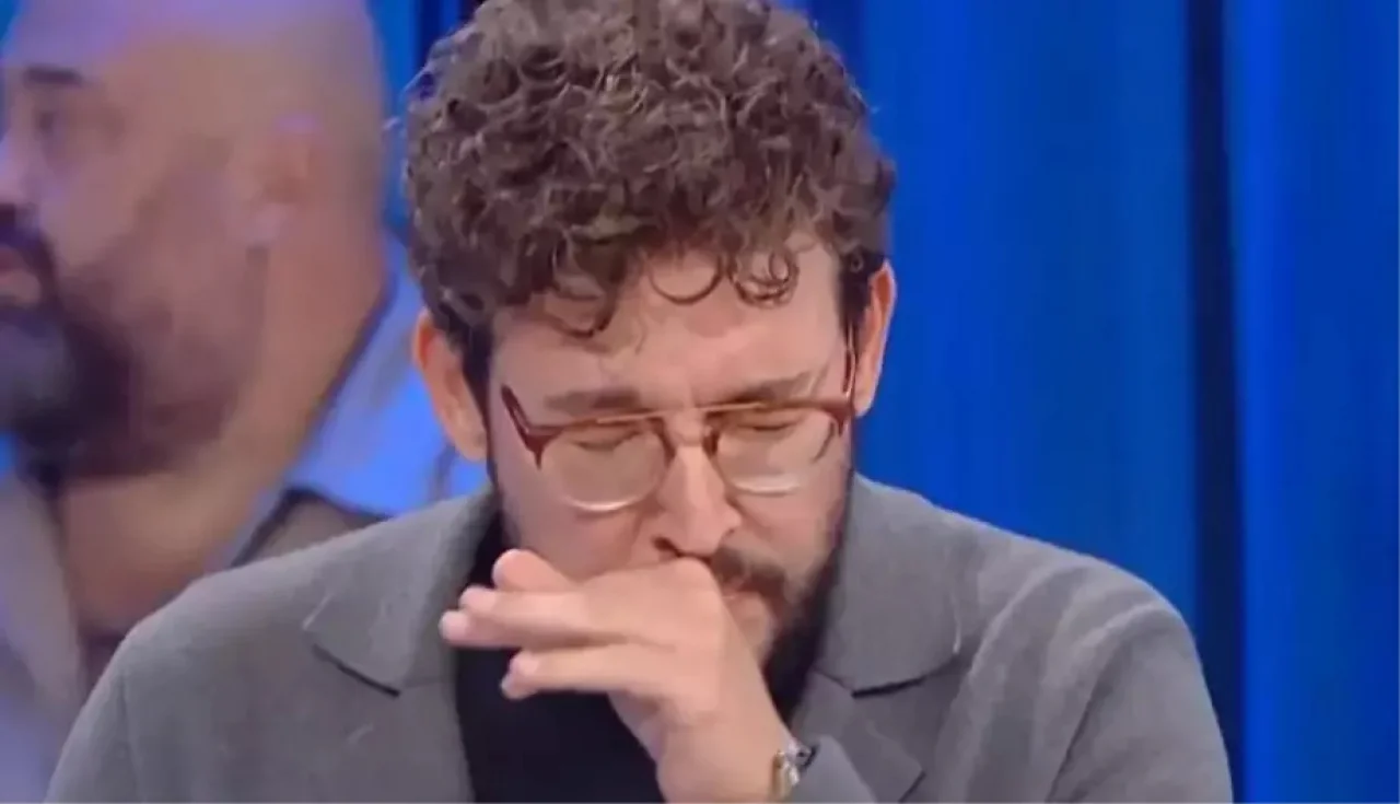 926-masterchefte-danilo-sefin-disi-mi-kirildi-hangi-yarismacinin-yemegi-danilonun-disini-kirdi-agzina-lokmayi-atti-saglik-ekibini-bekledi.webp