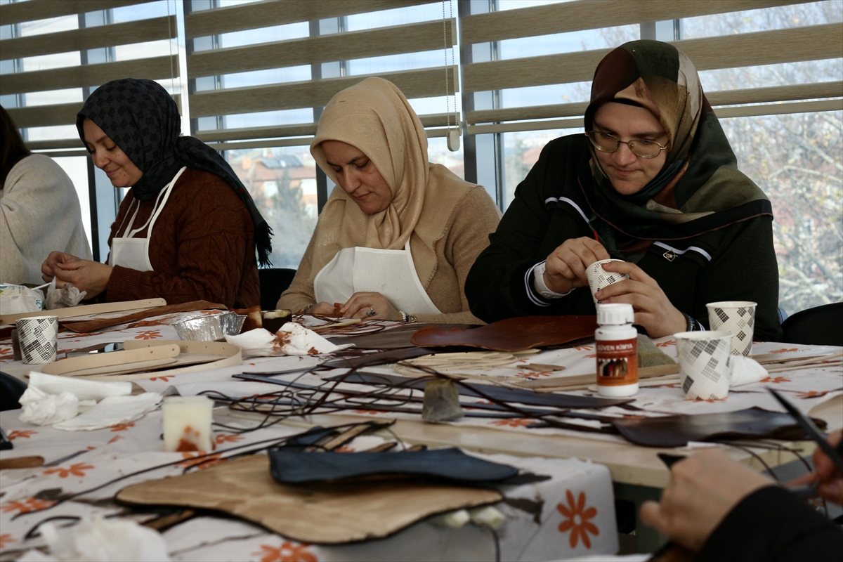 aa-20241208-36423419-36423418-komek-ve-asem-kulturler-arasinda-kopru-oluyor.jpg