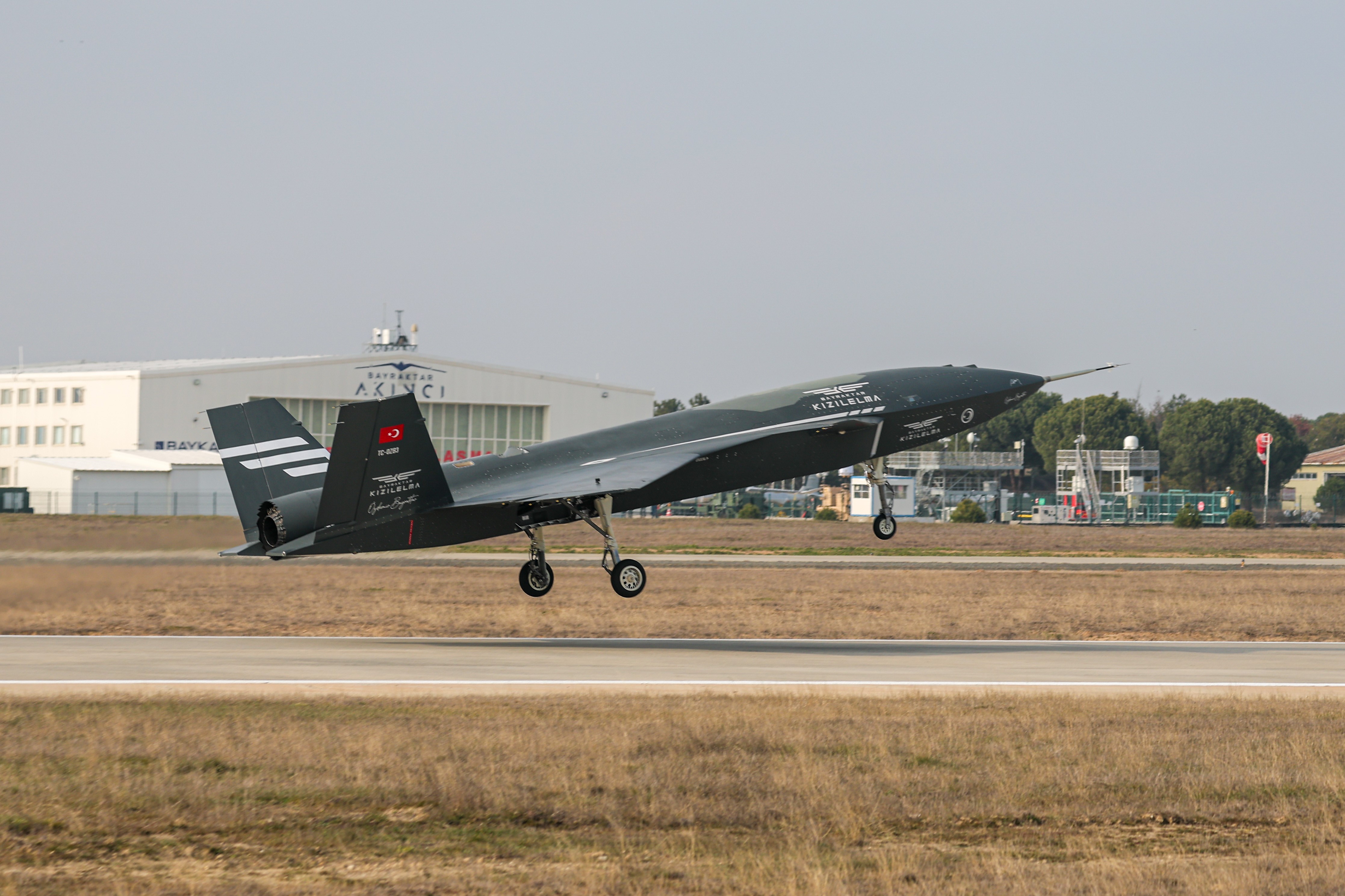 aw402011-02.jpg