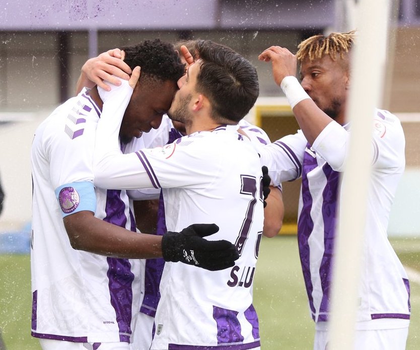 gjlu54qwiaalke7-1.jpg