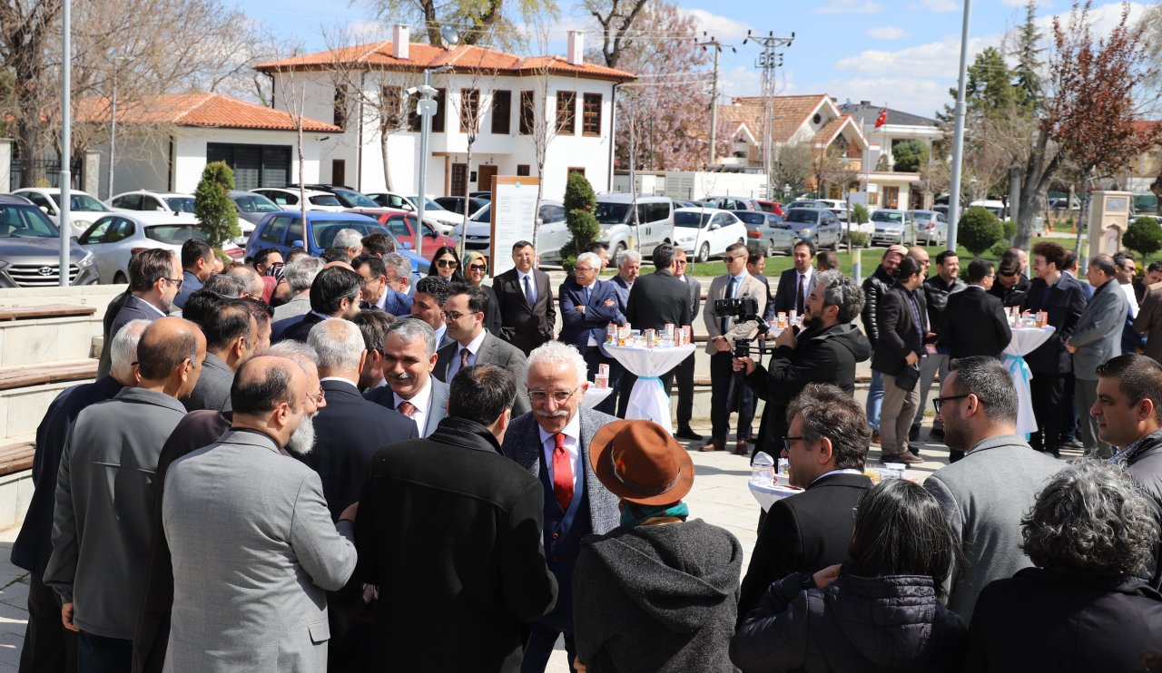 yapilmayanlari-yapan-bir-universiteyiz-3.jpg