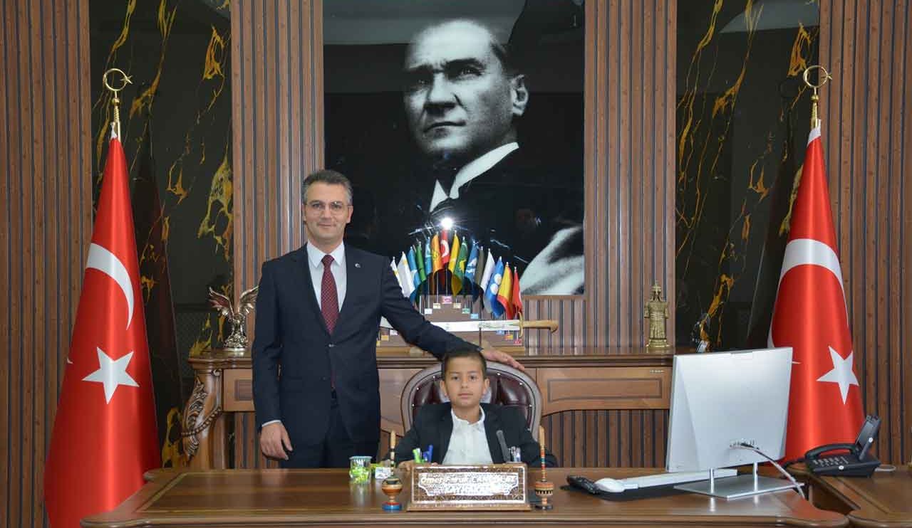 konya-kulu-kaymakam-canpolat-23-nisan-2.jpg