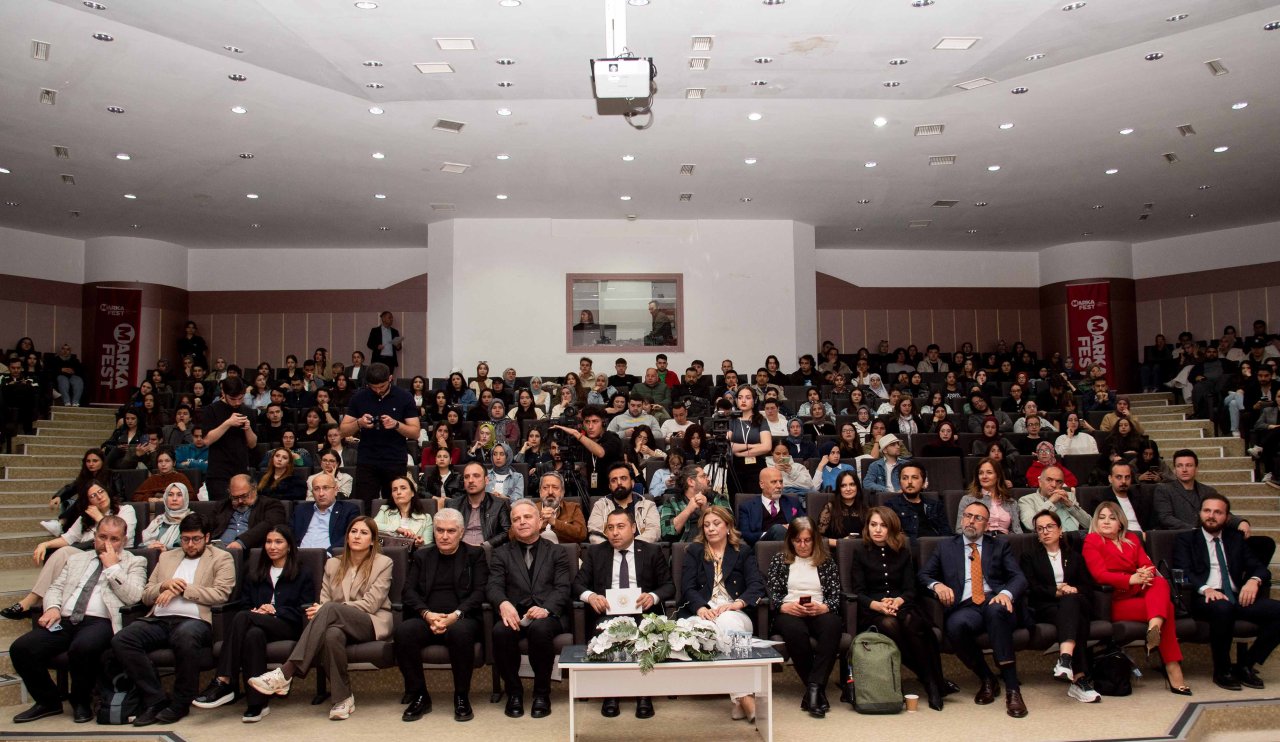 selcuk-universitesi-iletisim-fakultesinde-markafest-heyecani-2.jpg