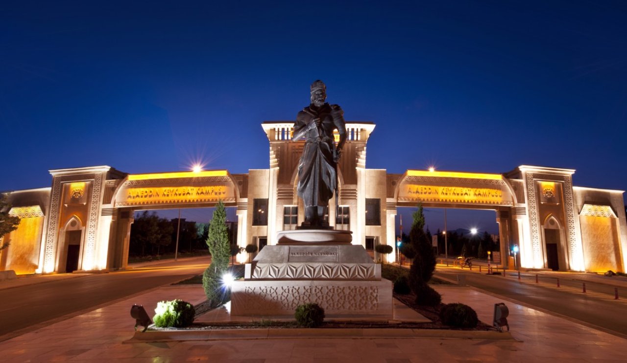 kampus-giris-kapisi-2-638210592066556550.jpg