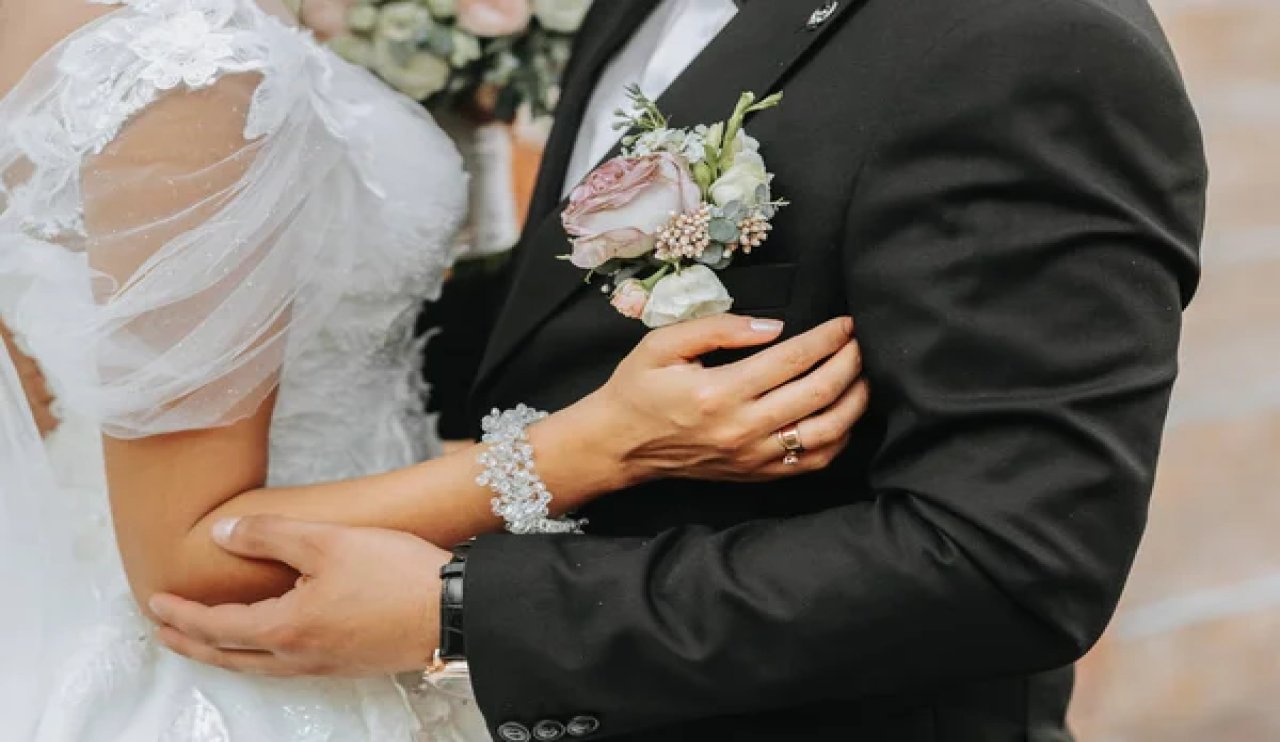 depositphotos-673919150-stock-photo-portrait-happy-newlywed-wife-husband.jpg