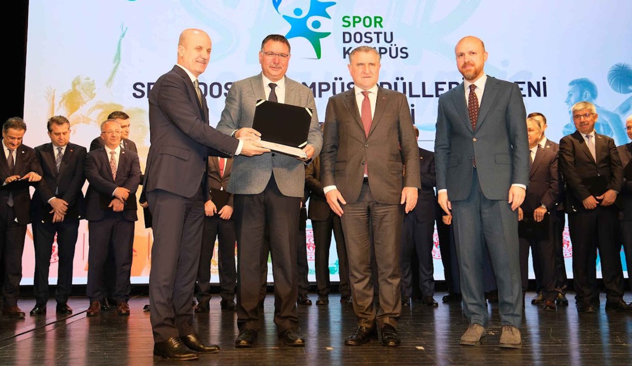 selcuk-universitesine-spor-dostu-kampus-odulu-3.jpg